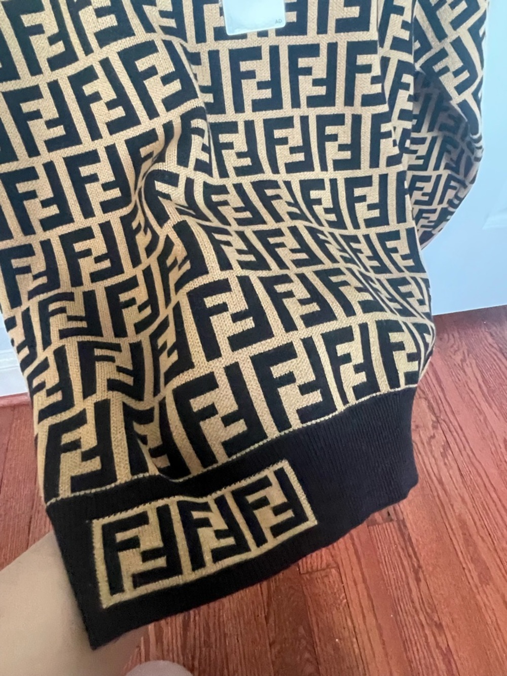 Fendi Black and Tan FF Logo Crewneck Sweater - Picture 4 of 5
